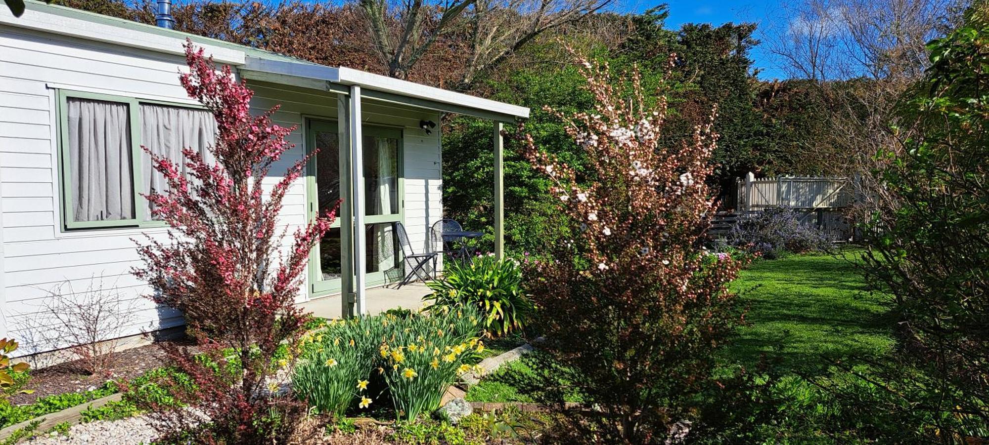One Bedroom Country Cottage モトゥイーカ エクステリア 写真